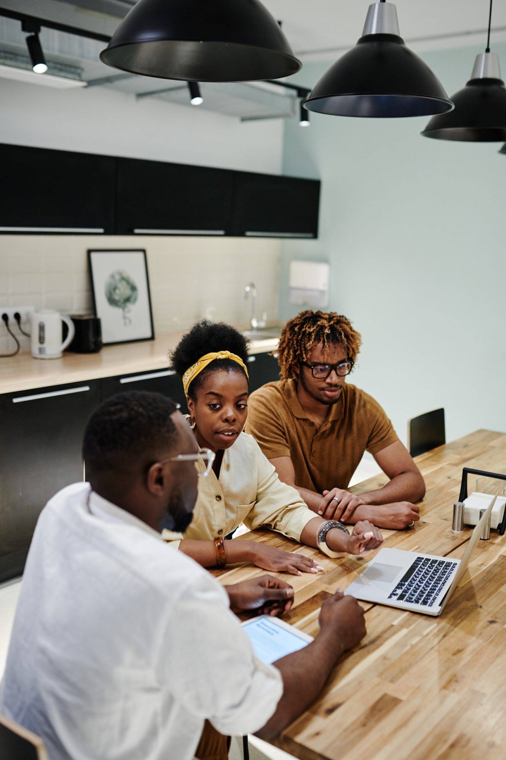 Nos valeurs et nos engagements se basent sur le capital humain et les rapports sociaux avec nos collaborateurs, clients et partenaires.